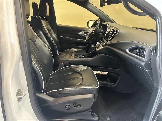 2023 Chrysler Pacifica Limited AWD