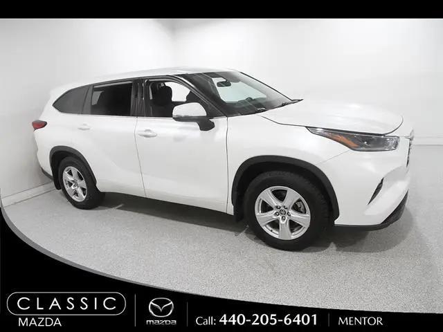 2021 Toyota Highlander LE for sale in Mentor, OH