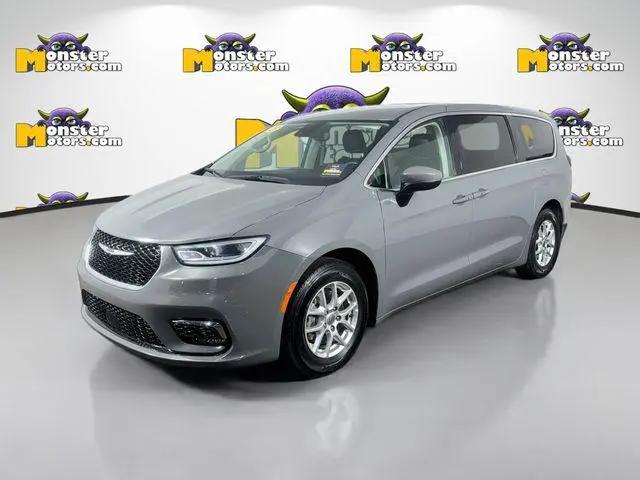 2023 Chrysler Pacifica Touring L for sale in Michigan Center, MI