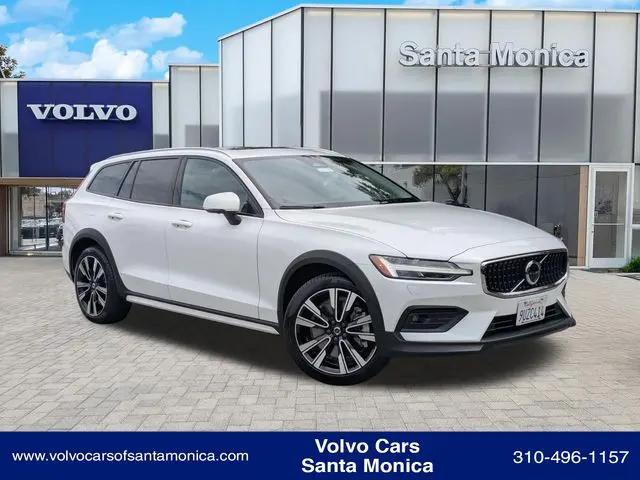 2025 Volvo V60 Cross Country Ultra, B5 AWD Gas mild hybrid for sale in Santa Monica, CA