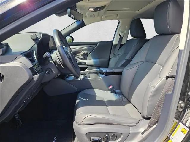 2025 Lexus ES 300h ES 300h