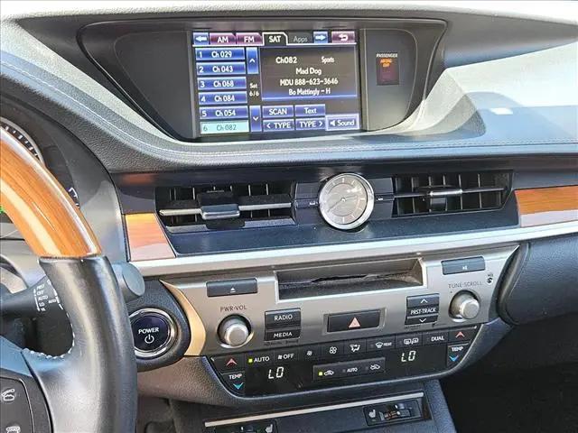 2025 Lexus ES 300h ES 300h