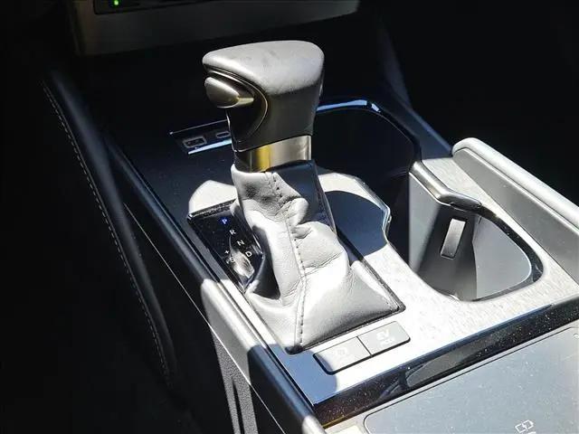 2025 Lexus ES 300h ES 300h