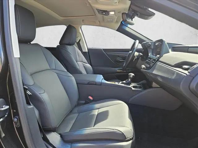 2025 Lexus ES 300h ES 300h