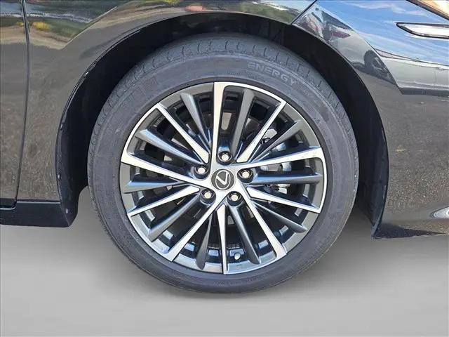 2025 Lexus ES 300h ES 300h