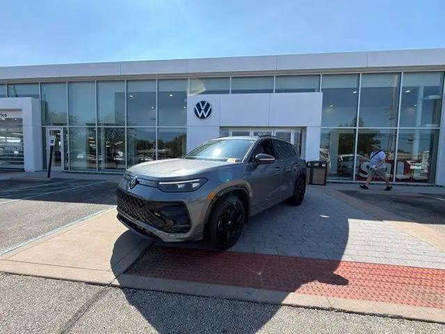 2025 Volkswagen Tiguan 2.0T SE R-Line Black for sale in Clarksville, IN