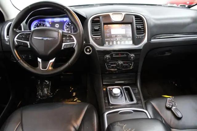 2016 Chrysler 300 Limited