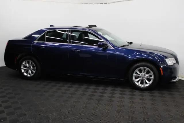 2016 Chrysler 300 Limited