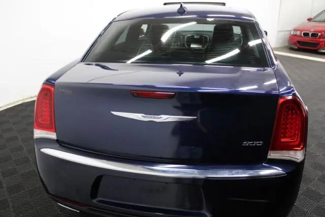 2016 Chrysler 300 Limited