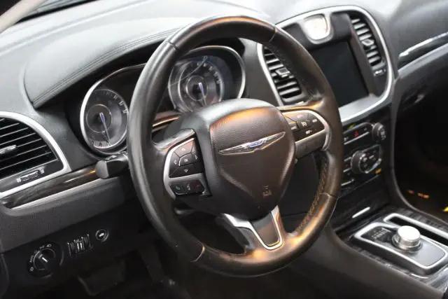 2016 Chrysler 300 Limited