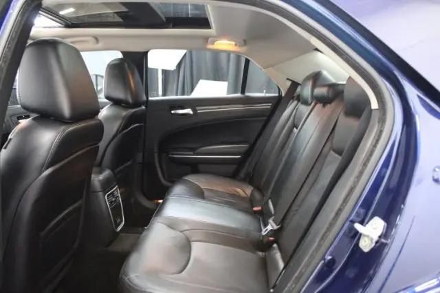 2016 Chrysler 300 Limited