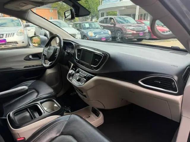 2020 Chrysler Pacifica Touring L