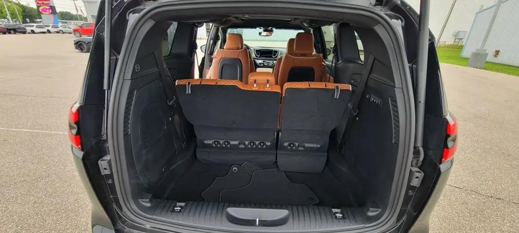 2025 Chrysler Pacifica Pinnacle AWD