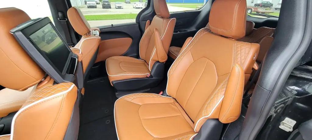 2025 Chrysler Pacifica Pinnacle AWD