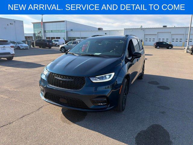 2023 Chrysler Pacifica Limited AWD for sale in Sterling Heights, MI