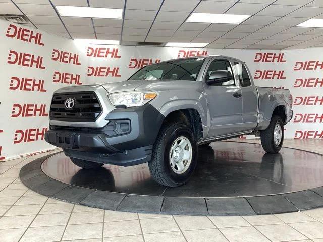 2017 Toyota Tacoma SR 2017 Toyota Tacoma SR