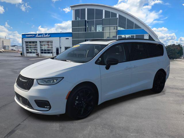 2025 Chrysler Pacifica Limited for sale in Grand Rapids, MN