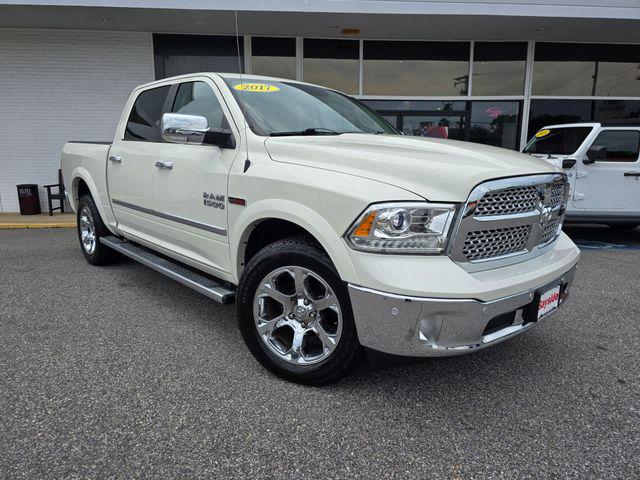 2017 Ram 1500 Laramie Crew Cab 4x4 5'7" Box