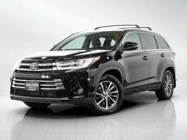 2018 Toyota Highlander XLE for sale in Burnsville, MN