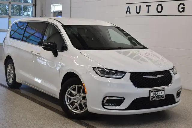 2024 Chrysler Pacifica Touring L for sale in Lincoln, NE
