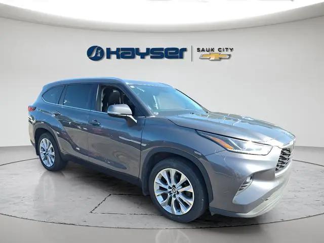 2023 Toyota Highlander Limited for sale in Sauk City, WI