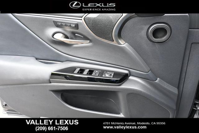 2024 Lexus ES 300h F SPORT Design