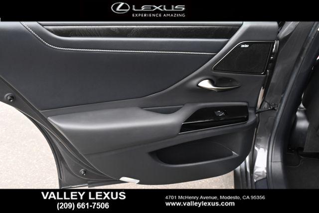 2024 Lexus ES 300h F SPORT Design