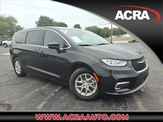 2025 Chrysler Pacifica Select for sale in Greensburg, IN