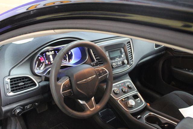 2015 Chrysler 200 LX