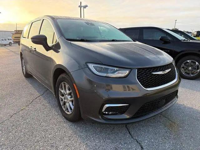 2023 Chrysler Pacifica Touring L for sale in New Castle, DE