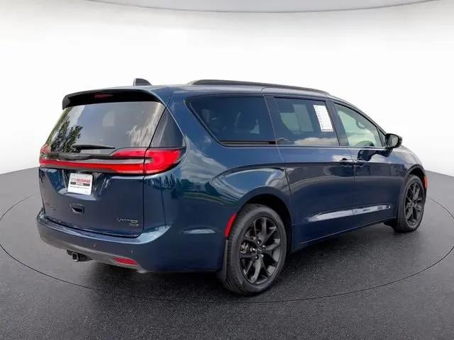 2023 Chrysler Pacifica Limited AWD