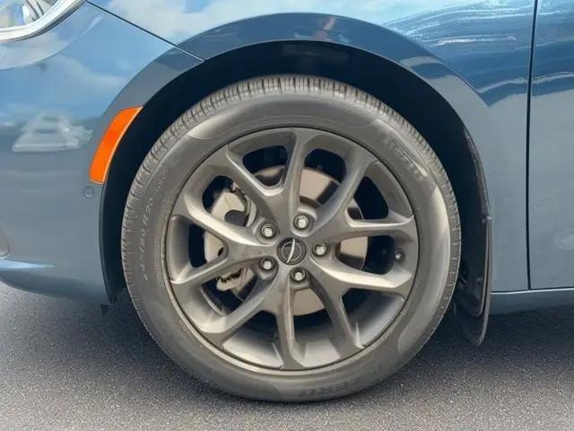 2023 Chrysler Pacifica Limited AWD