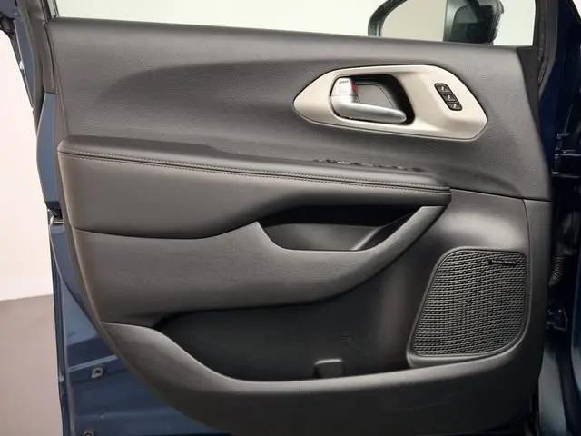 2023 Chrysler Pacifica Limited AWD