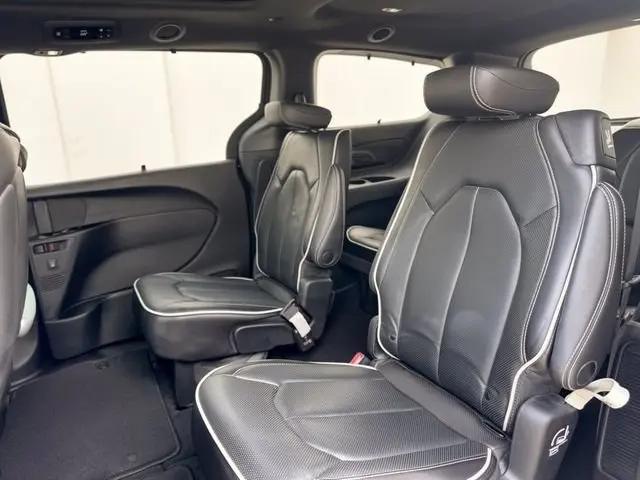 2023 Chrysler Pacifica Limited AWD