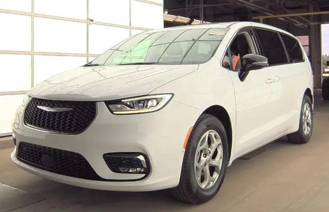 2024 Chrysler Pacifica Limited AWD for sale in Fremont, MI