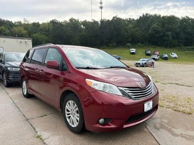 2015 Toyota Sienna XLE 8 Passenger for sale in Jefferson City, MO