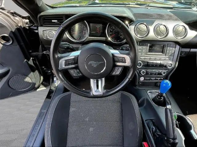 2016 Ford Mustang V6