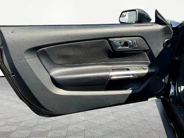 2016 Ford Mustang V6