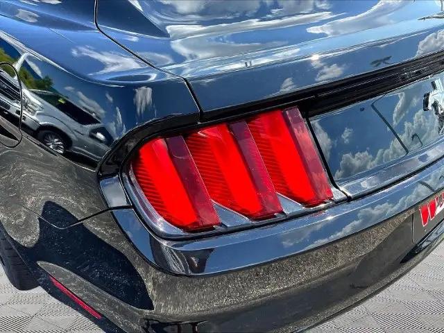 2016 Ford Mustang V6