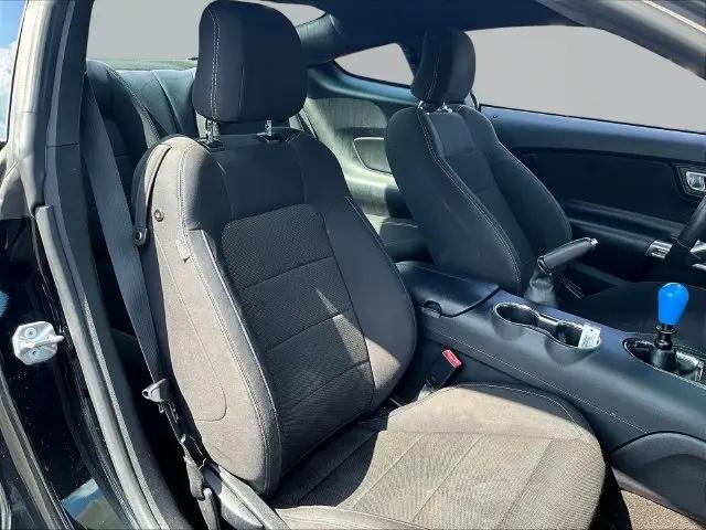 2016 Ford Mustang V6