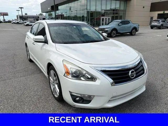 2013 Nissan Altima 3.5 SL for sale in Merrillville, IN