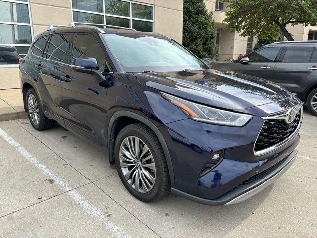2021 Toyota Highlander Platinum for sale in Overland Park, KS