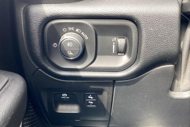 2022 Ram 1500 Big Horn Crew Cab 4x4 57 Box