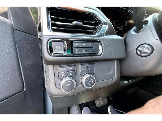 2025 GMC Yukon 4WD Denali