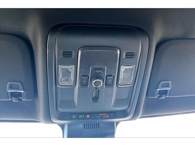 2025 GMC Yukon 4WD Denali