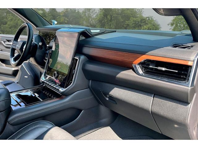 2025 GMC Yukon 4WD Denali