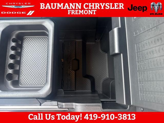 2025 Ram 1500 Big Horn Crew Cab 4x4 64 Box