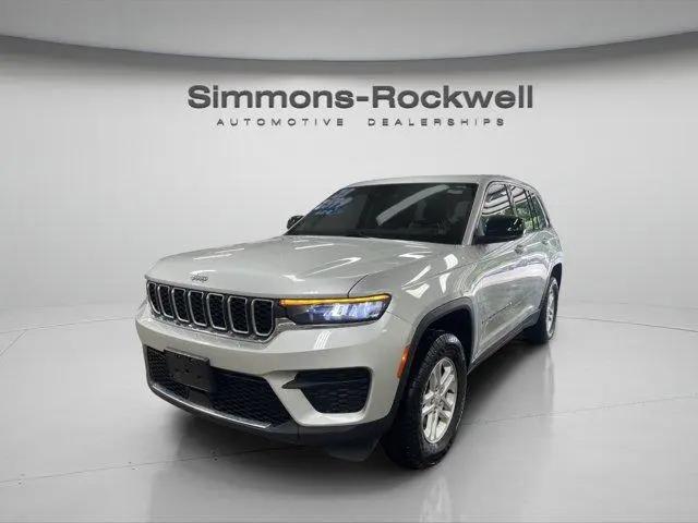 2023 Jeep Grand Cherokee Laredo 4x4 for sale in Elmira, NY