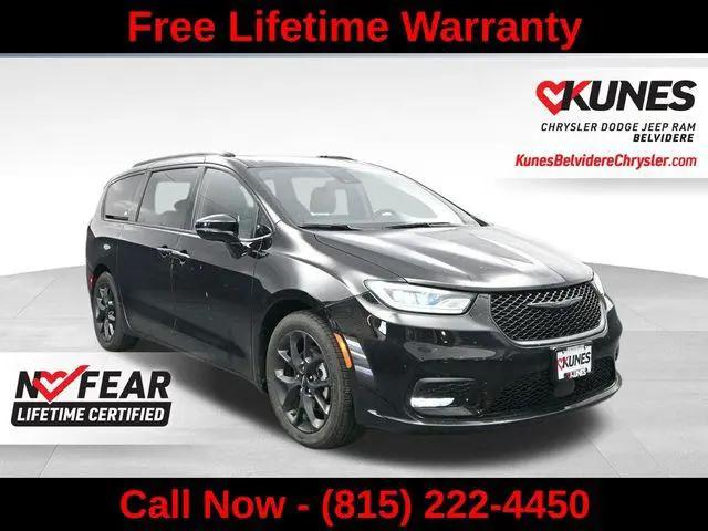 2025 Chrysler Pacifica Limited for sale in Belvidere, IL