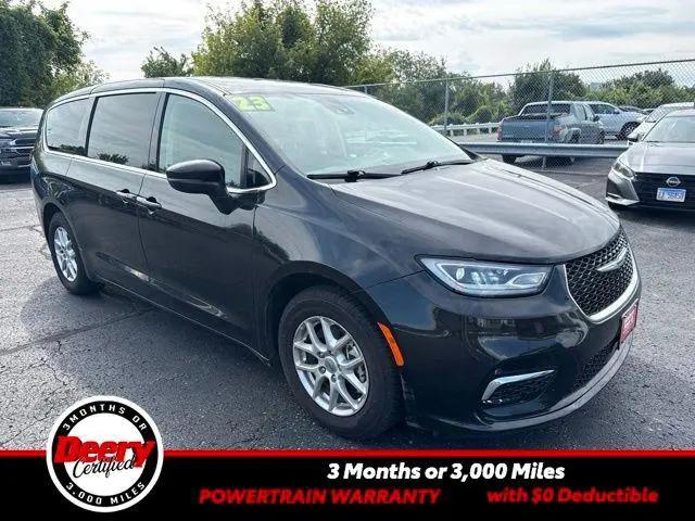 2023 Chrysler Pacifica Touring L for sale in Cedar Falls, IA
